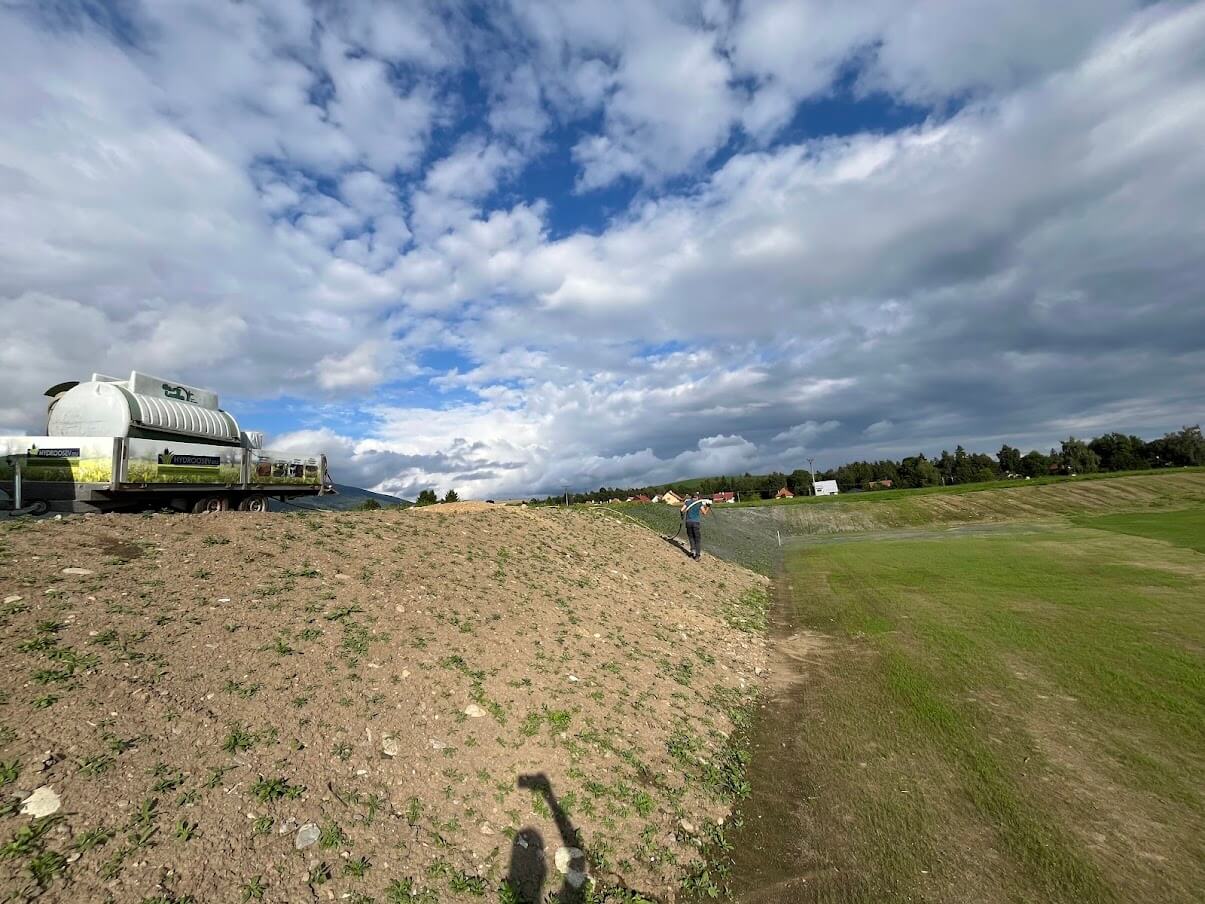 Hydroosev a spevňovanie svahu